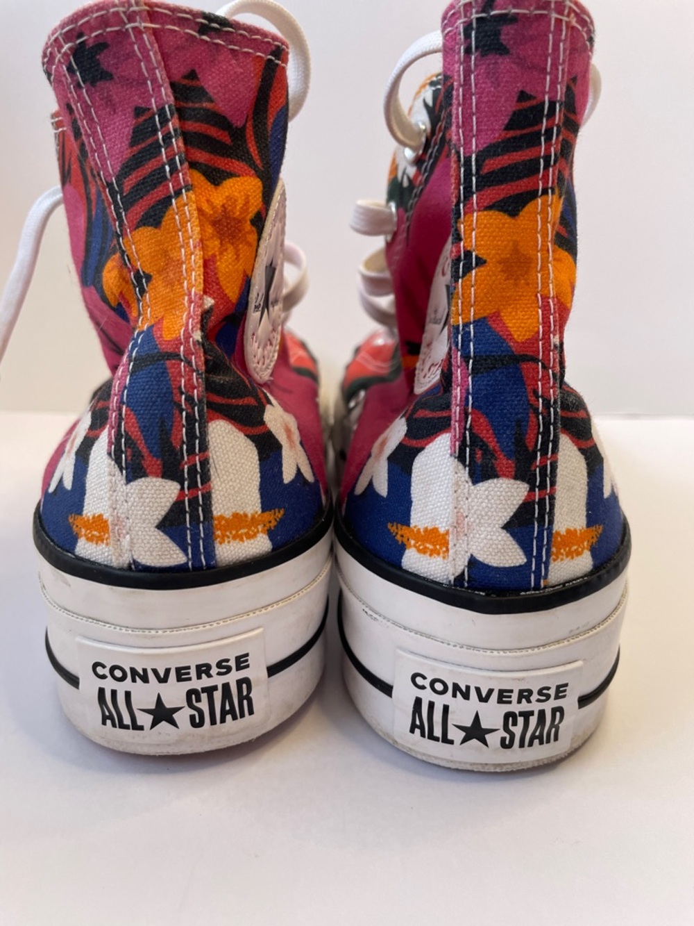 Converse Women’s Chuck Taylor All Star Lift High “Paradise Print”.  Size 7.5 - Picture 8 of 8